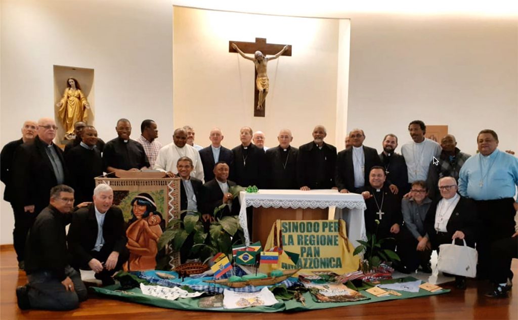 On Mission Sunday, 20th of October, 2019, the Superior General, Fr. John Fogarty, and all the members of the Generalate community welcomed our three bishop confreres who are participating in the Pan-Amazon Synod: D. Altevir José da Silva, D. Teodoro Mendes Tavares and D. Francisco J. Meinrad Merkel. Also present were other bishops where the Spiritans work or those who have a relationship with us. Among them was the President of the National Conference of Bishops of Brazil (CNBB), D. Valmor de Oliveira de Azevedo.